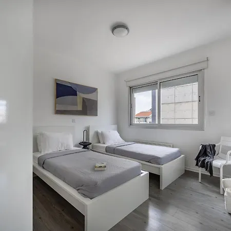 Vasileos Konstantinou Modern 2br With Balcony Lemesos