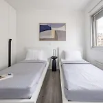 Vasileos Konstantinou Modern 2br With Balcony
