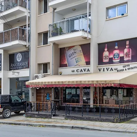 Vasileos Konstantinou Modern 2br With Balcony דירה