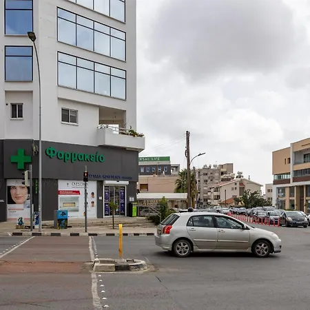 דירה Vasileos Konstantinou Modern 2br With Balcony לימסול