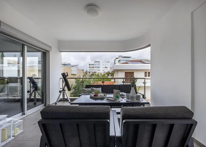 Lägenhet Vasileos Konstantinou Modern 2br With Balcony Limassol