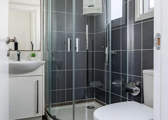 Vasileos Konstantinou Modern 2br With Balcony Lägenhet Limassol