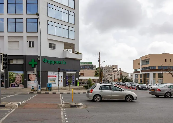 Lägenhet Vasileos Konstantinou Modern 2br With Balcony Limassol