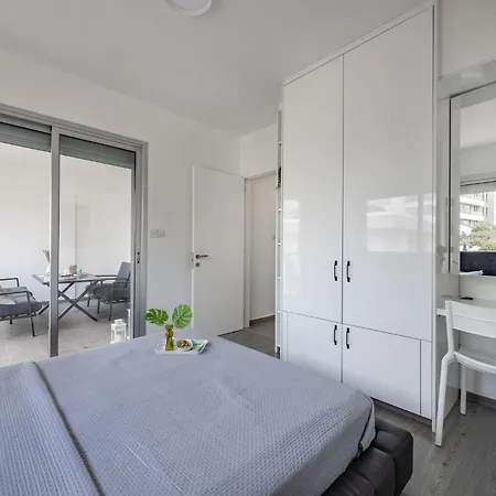 Vasileos Konstantinou Modern 2br With Balcony Limasol
