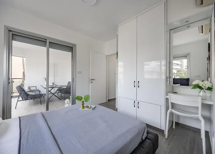 Vasileos Konstantinou Modern 2br With Balcony Limasol