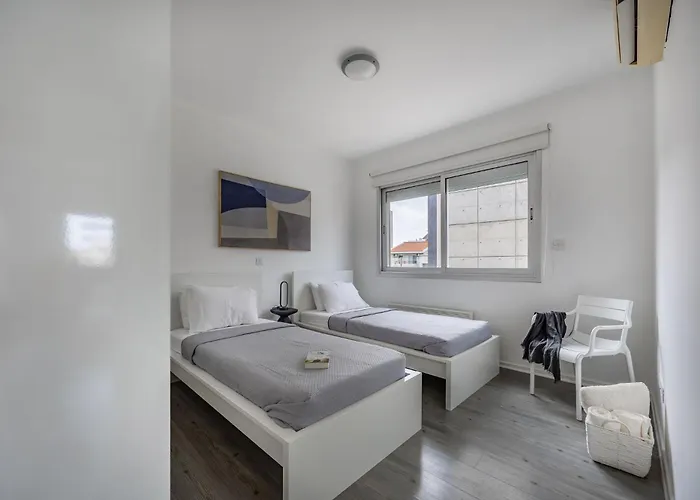 Vasileos Konstantinou Modern 2br With Balcony リマソール